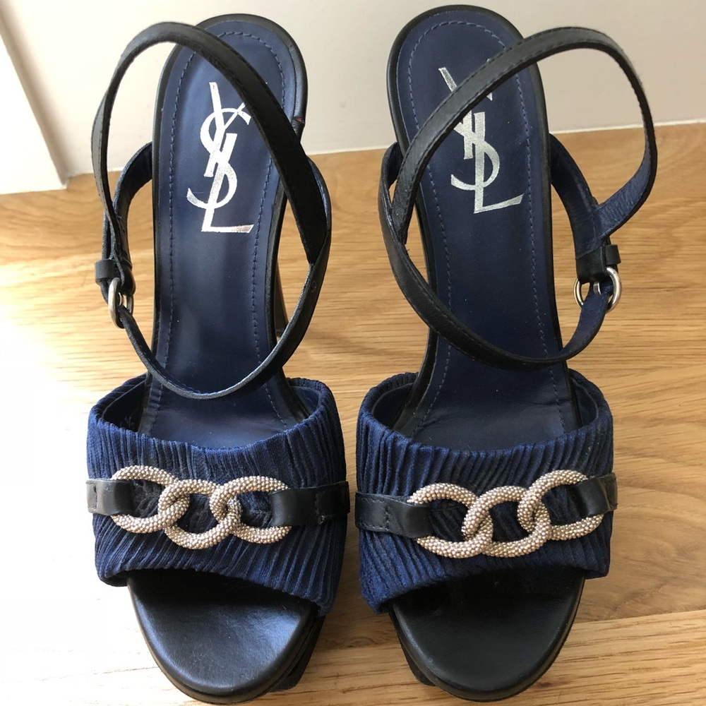 YSL rare tribute pumps